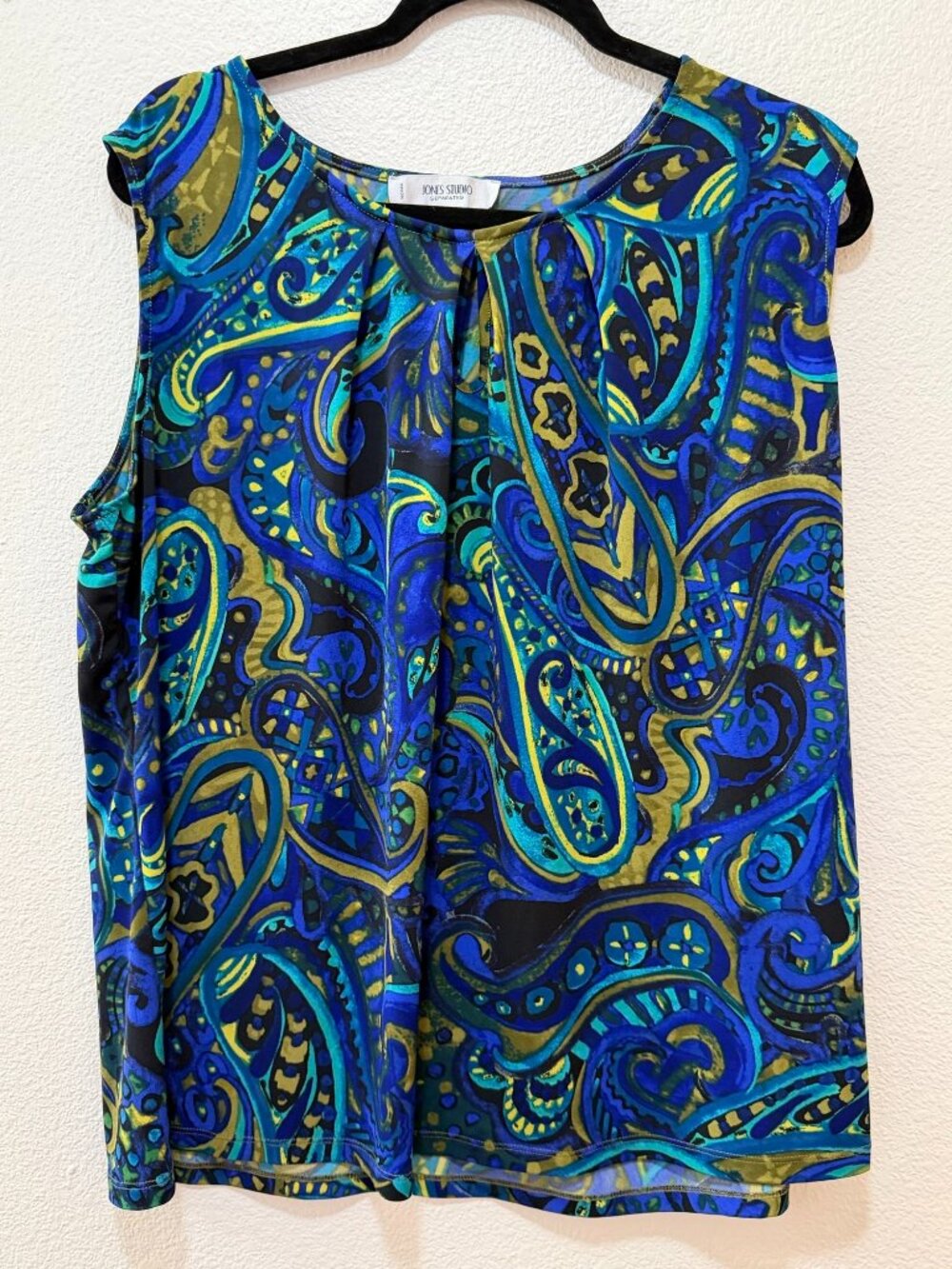 Jones Studio blue and green floral paisley print sleeveless blouse, size 2X
